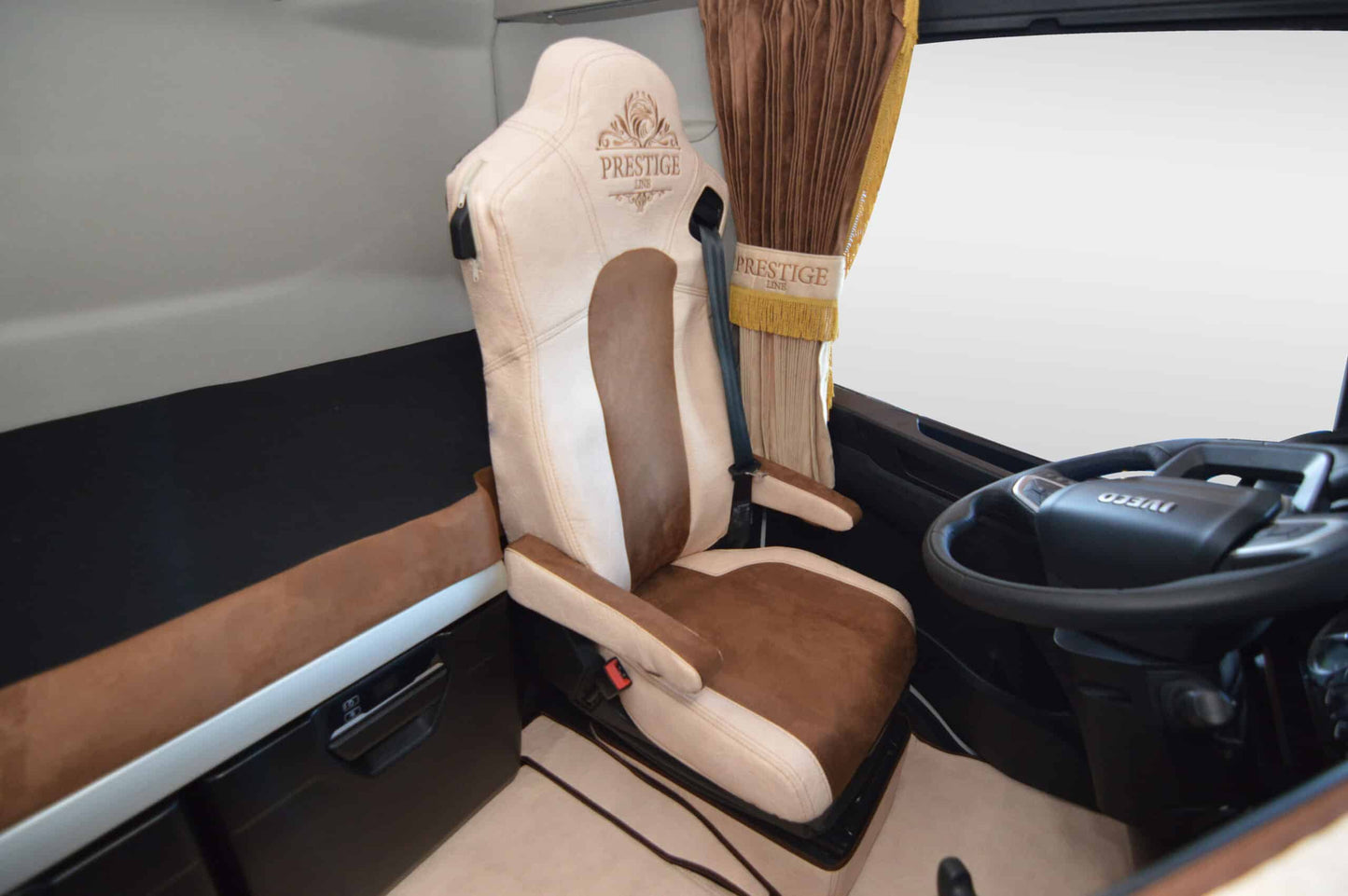 Pokrowce na fotele PRESTIGE-LINE Iveco S-WAY od 2019 2 pasy BEŻ SABA