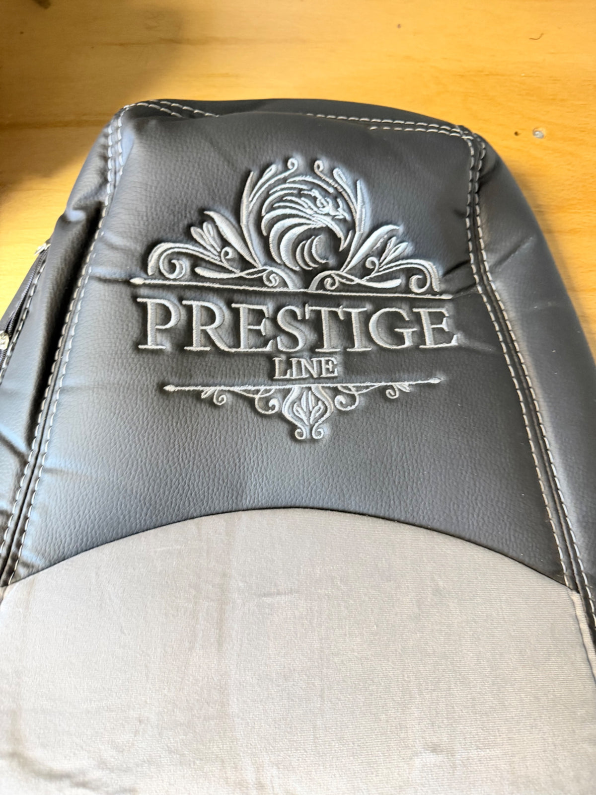 Pokrowce na fotele PRESTIGE-LINE SCANIA seria R od 2013-2025, seria S od 2017-2025 (konfiguracja C) CZARNO SZARY OUTLET SABA