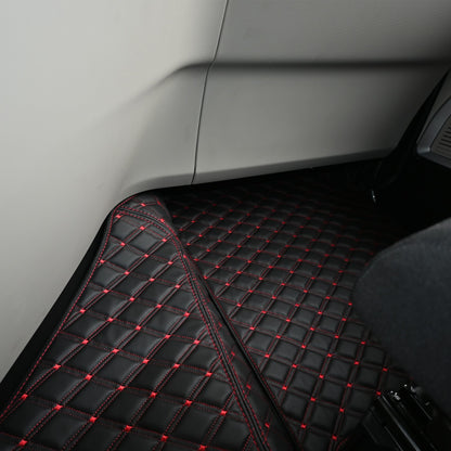 DYWAN ROYAL IVECO S-WAY od 2024 automat + cokoły CZARNO-CZERWONY SABA