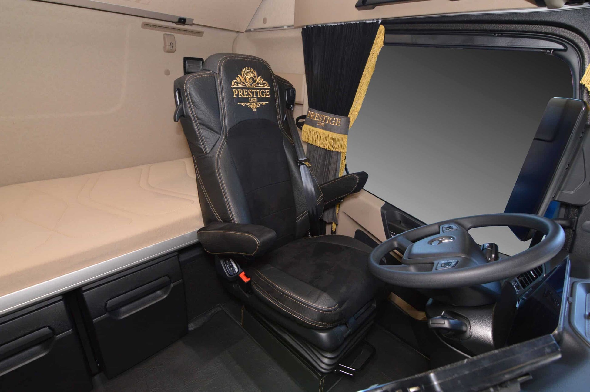 Pokrowce na fotele PRESTIGE-LINE Mercedes Actros MP4 od 2011, MP5 od 2019 fotel pasażera amortyzowany CZARNY SABA