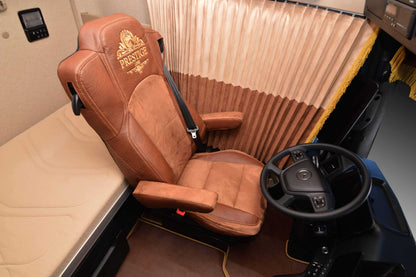 Pokrowce na fotele PRESTIGE-LINE Mercedes Actros L od 2022 fotel pasażera amortyzowany BRĄZ SABA