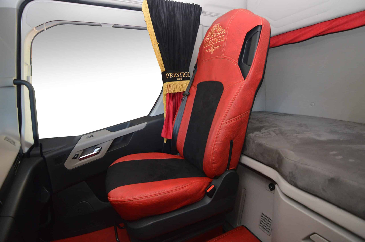 Pokrowce na fotele PRESTIGE-LINE Ford F-MAX od 2018 2 pasy CZERWONY SABA